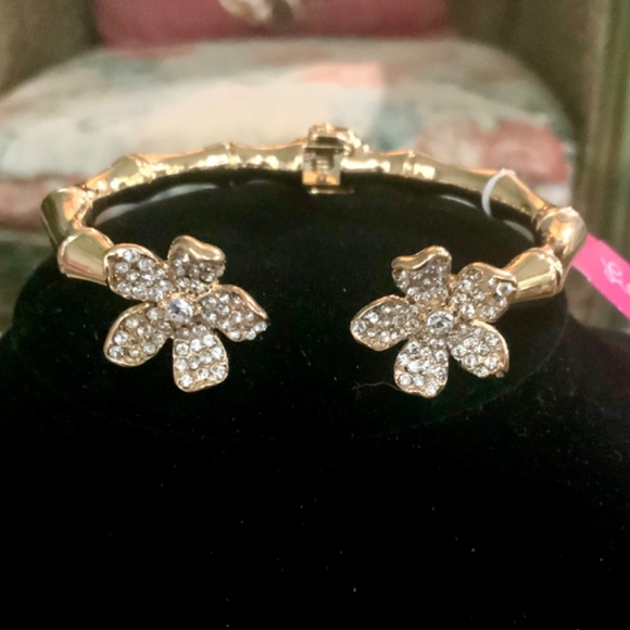 Lilly Pulitzer “Beach Club Blooms” BRACELET GOLD CRYSTAL FLOWER  ⭐️Hinge - Picture 7 of 13